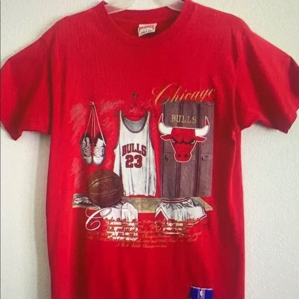 Chicago Bulls Red Graphic Tee